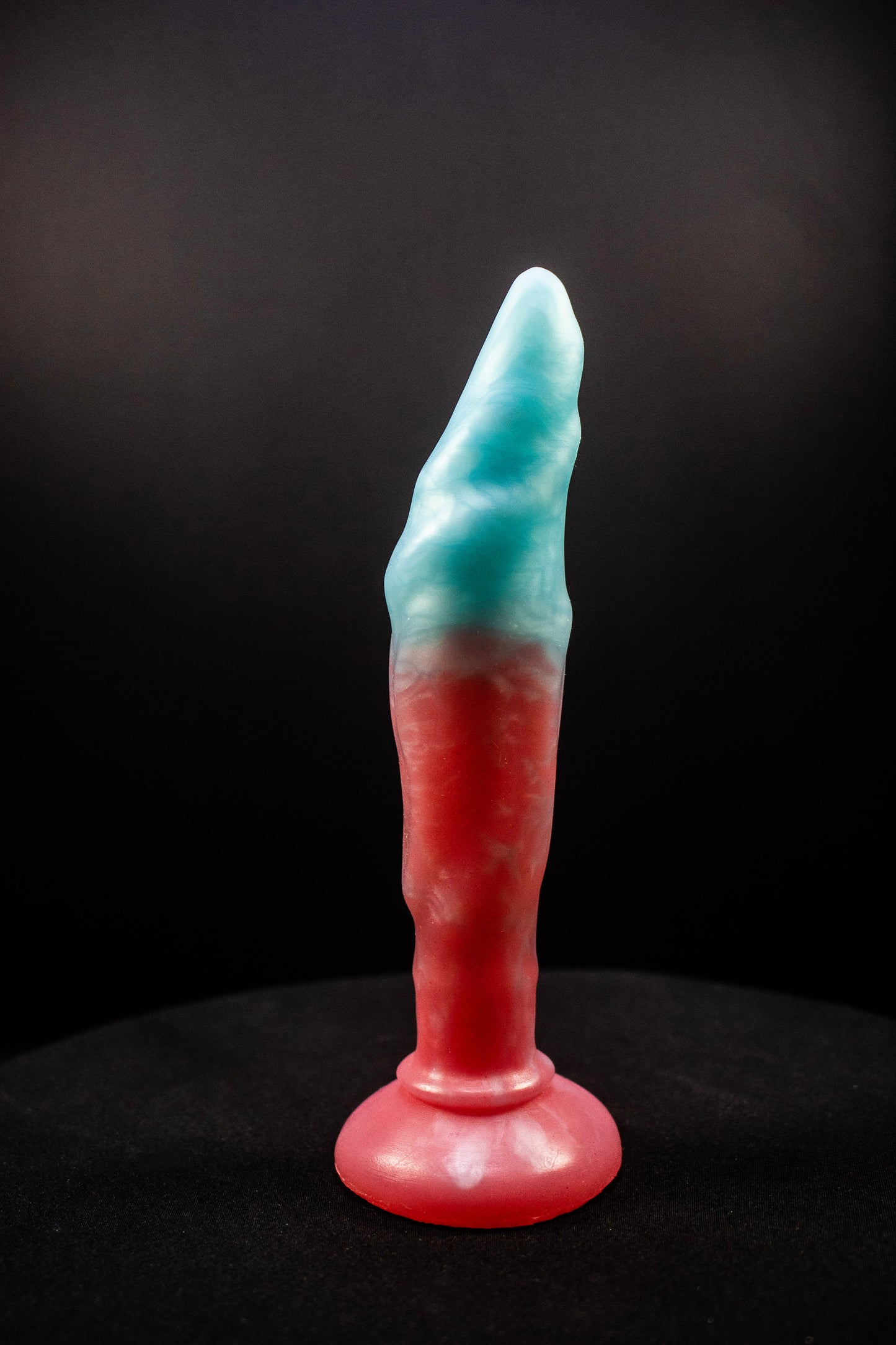 Ariaen, avian inspired dildo, slim design